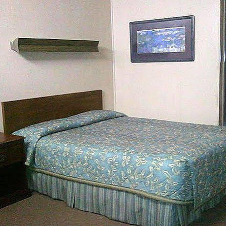 Capri Motel Avoca Room photo