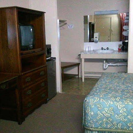 Capri Motel Avoca Room photo
